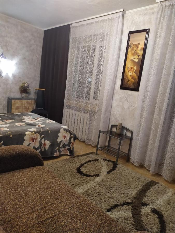 Apartment On Sobornaya 58 Khmel'nyts'kyy Exterior photo