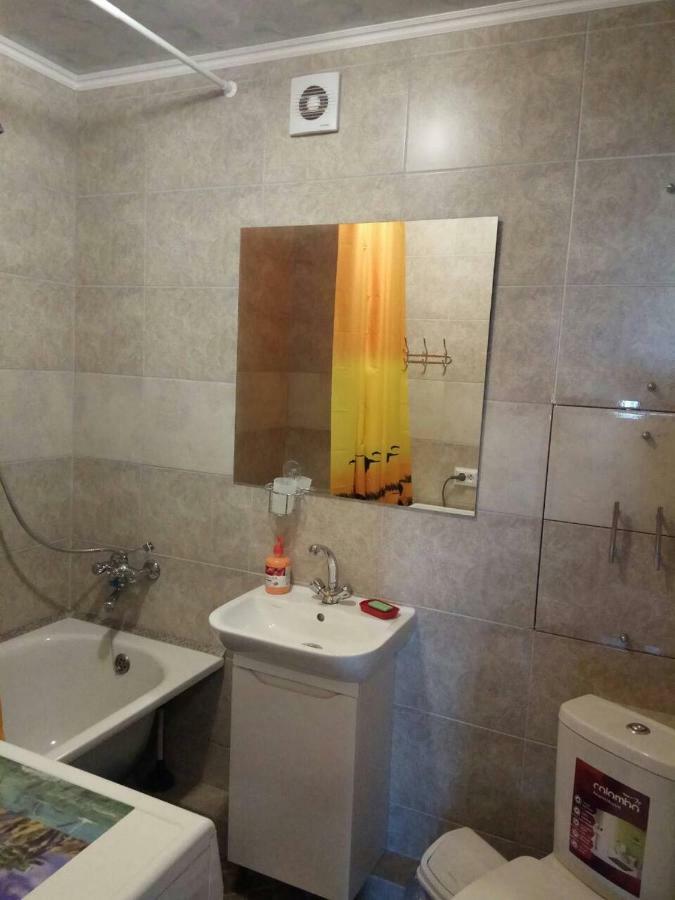 Apartment On Sobornaya 58 Khmel'nyts'kyy Exterior photo